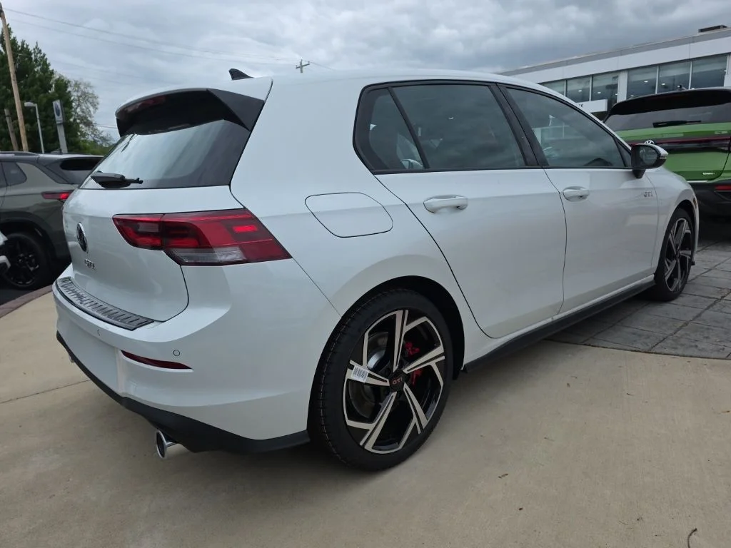New 2026 Opal White Pearl Volkswagen 2.0T SE image 5