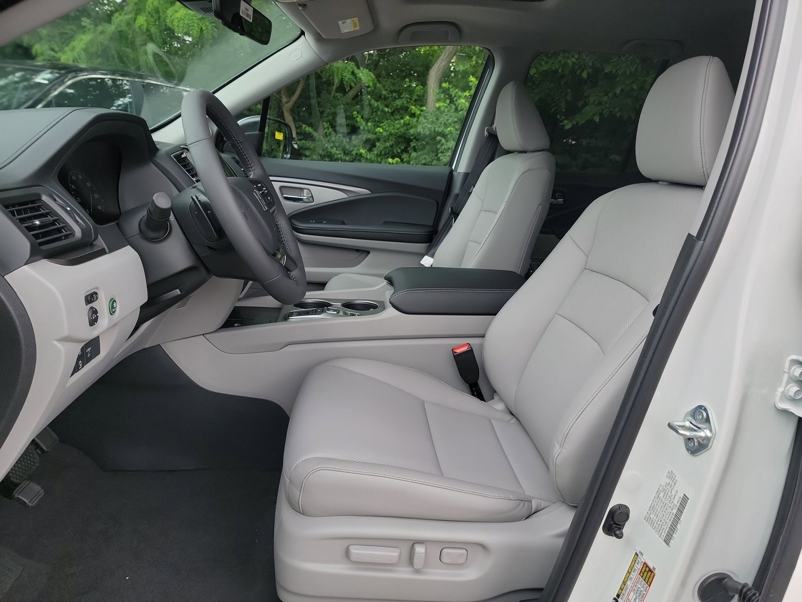 New 2026 Platinum White Pearl Honda RTL image 12
