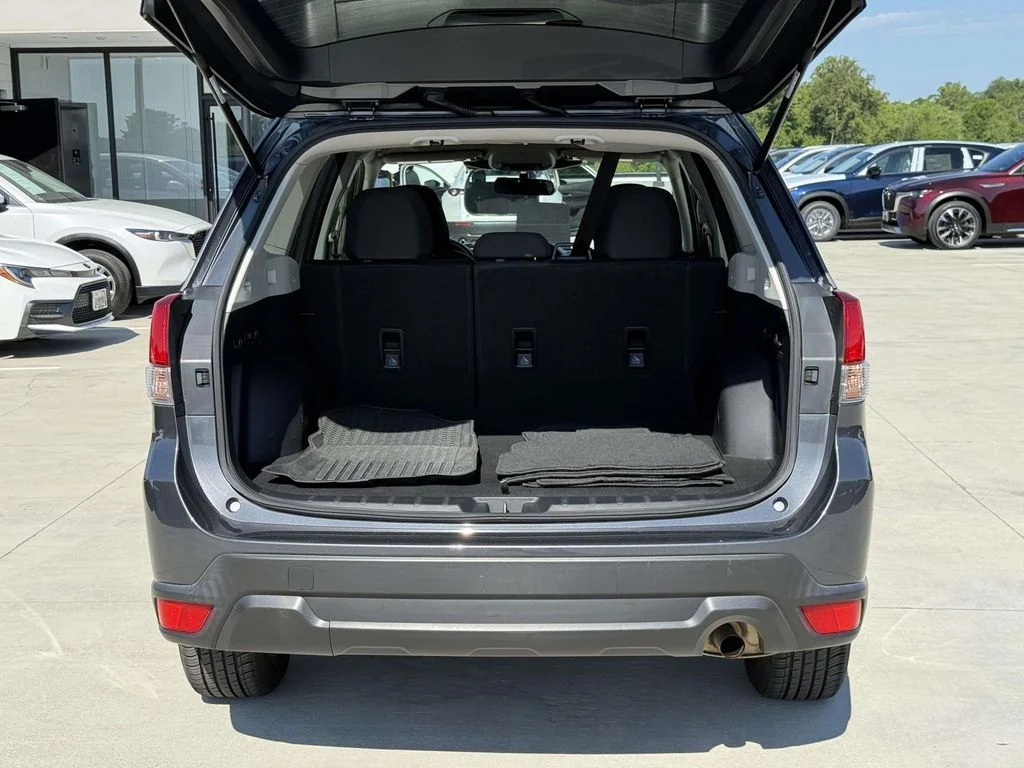 Used 2022 Gray Metallic Subaru Premium image 33