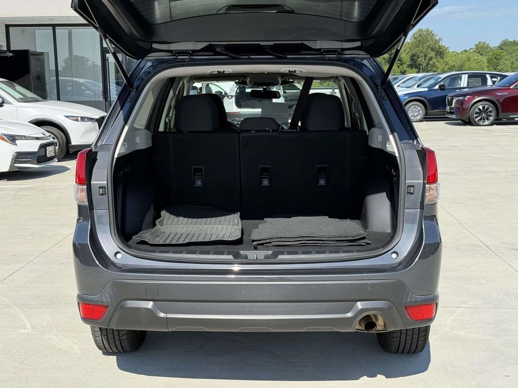 Used 2022 Gray Subaru Premium image 33