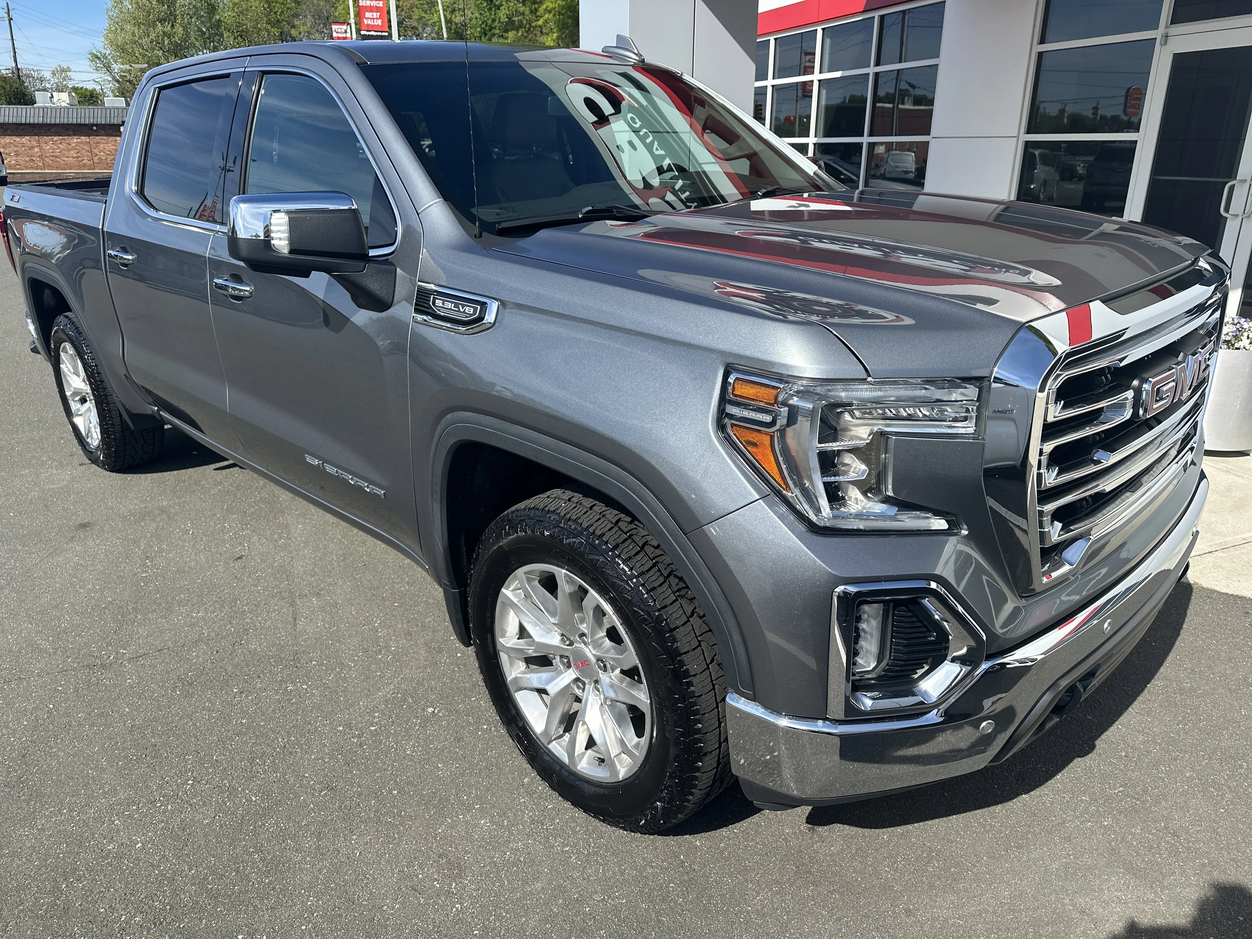 Used 2019 Satin Steel Metallic GMC SLT image 2