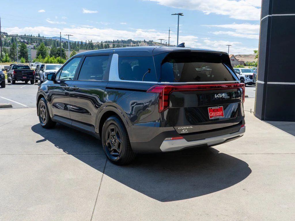2026 Kia Carnival LXS - Photo 5