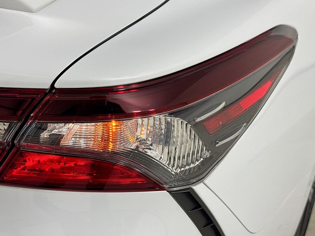 Used 2024 Ice Toyota SE image 30