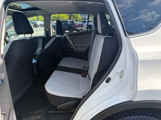 Used 2018 Super White Toyota XLE image 23