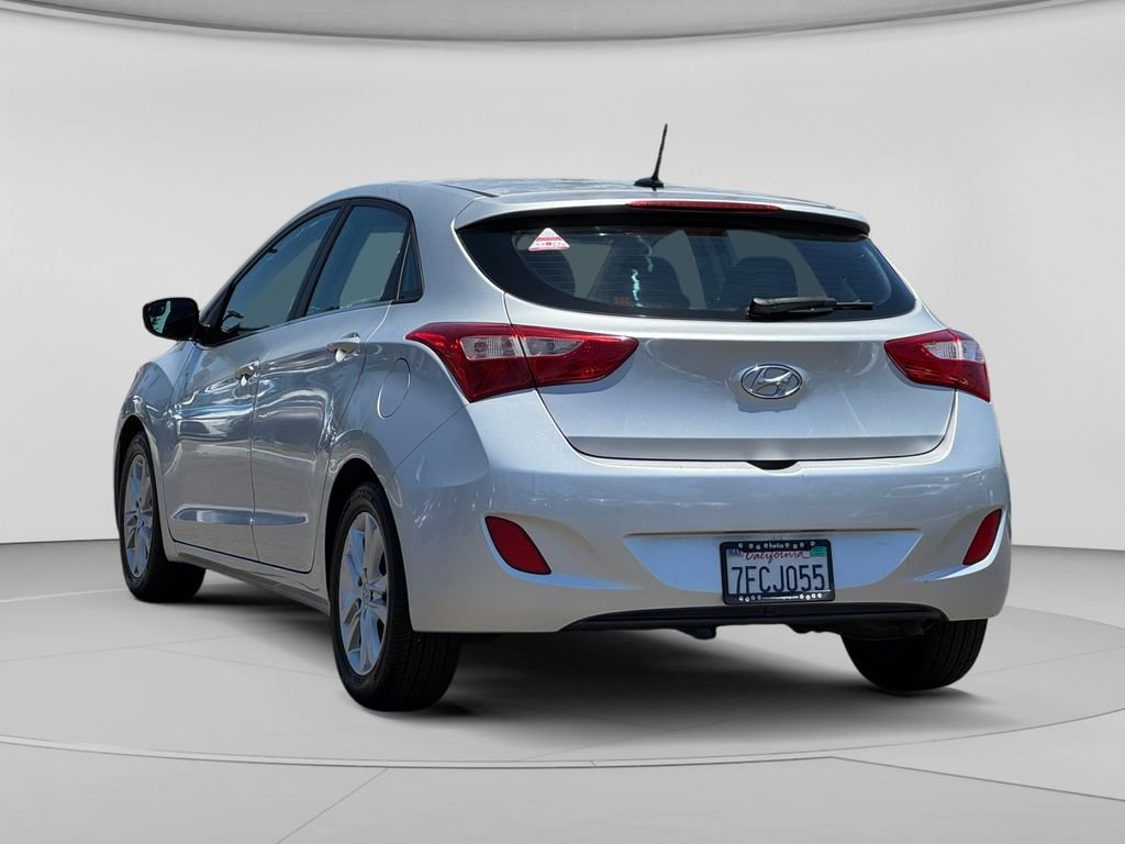 Used 2014 Shimmering Silver Hyundai Base image 32