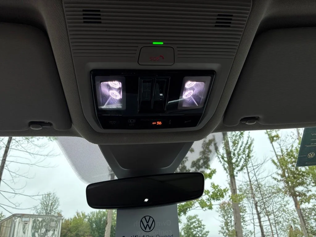 Used 2024  Volkswagen 2.0T SE w/Technology image 19