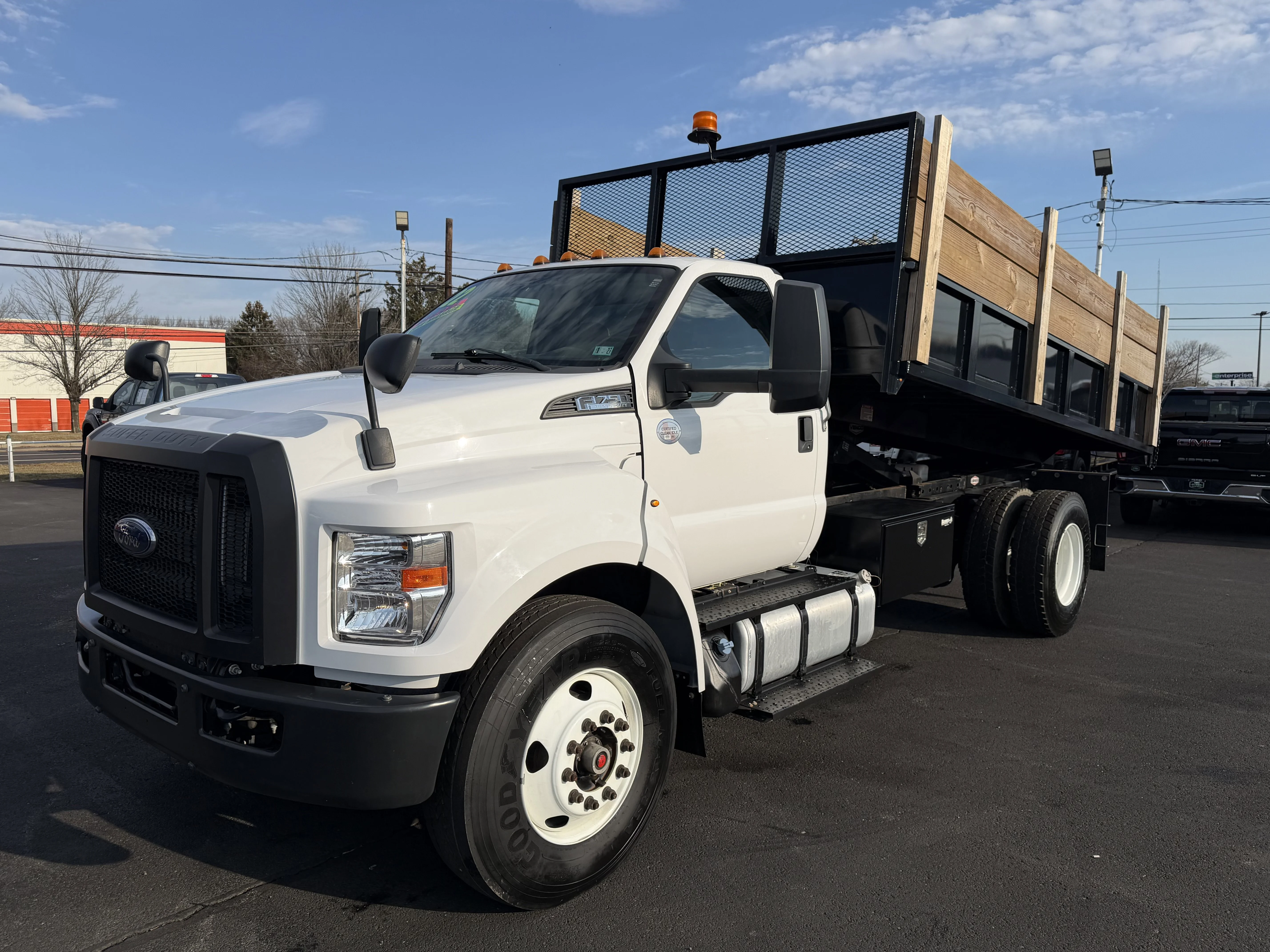 2022 Ford F-750 - Photo 8