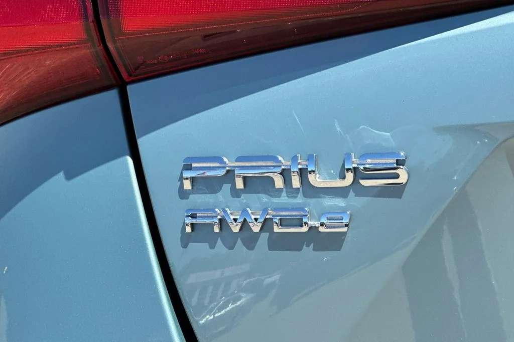 Used 2020 Beige Toyota LE AWD-e image 31