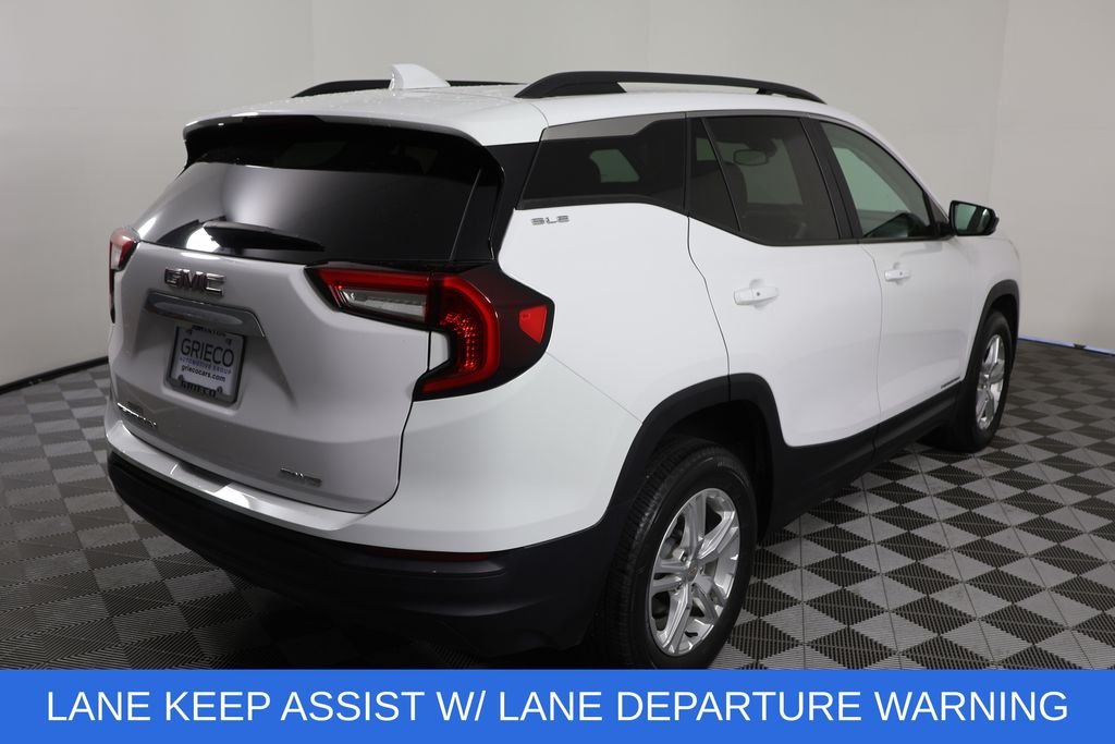 Used 2023 White GMC SLE image 7