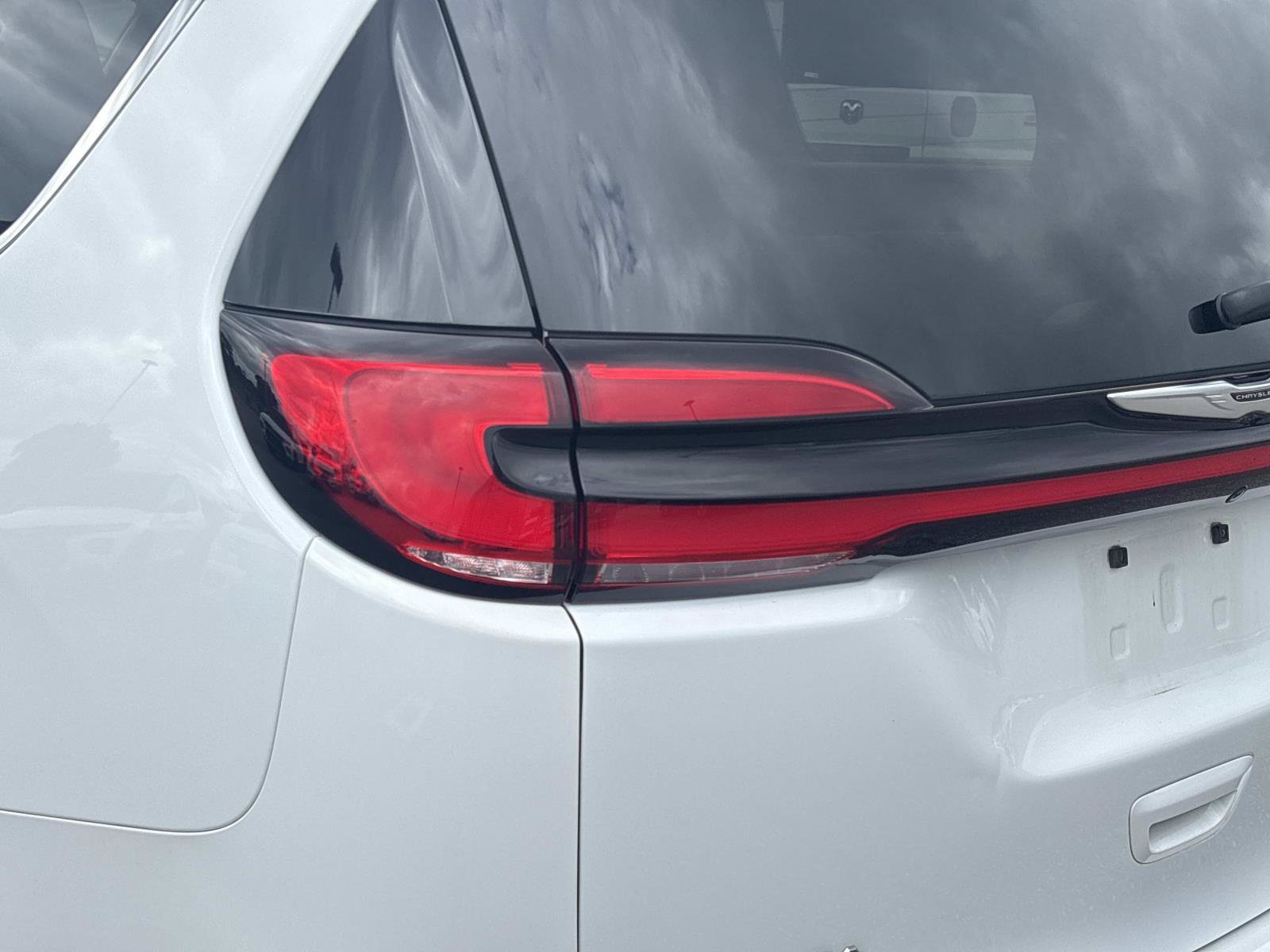2024 Chrysler Pacifica PHEV Select - Photo 13