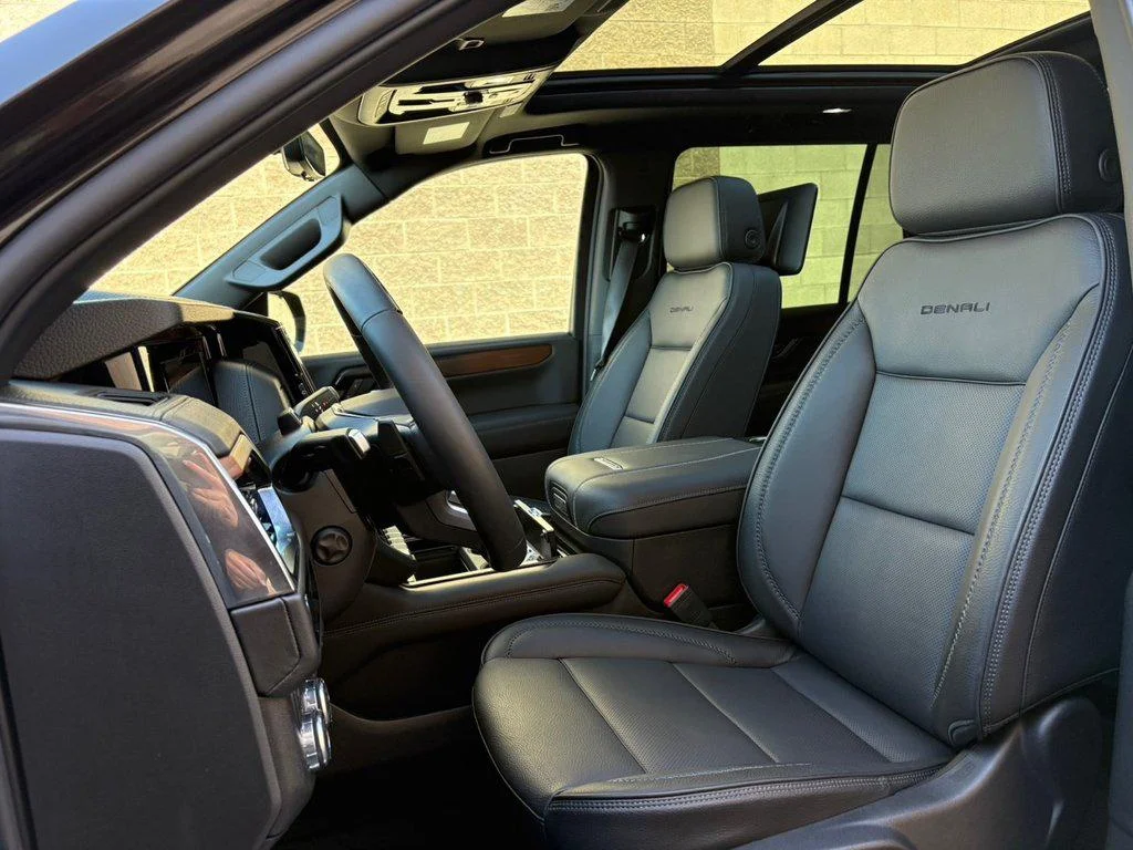 2026 GMC Yukon DENALI - Photo 13