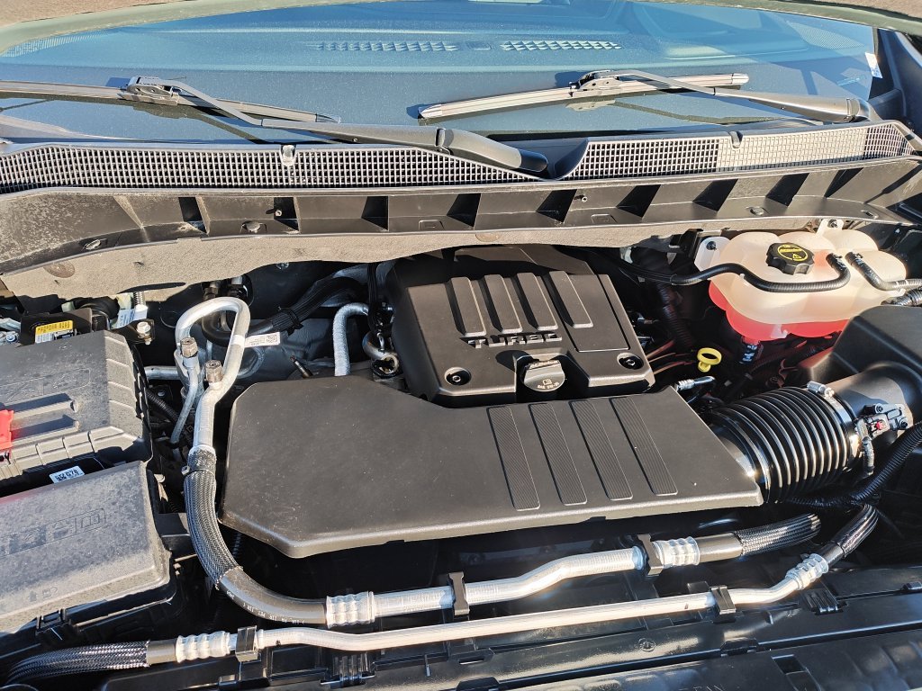 Used 2025 Gray Chevrolet LT image 25