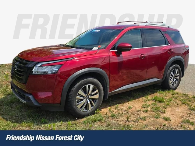 2024 Nissan Pathfinder SL