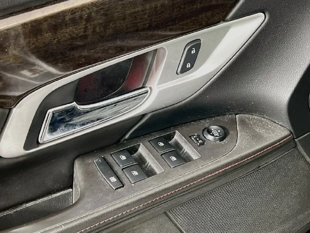 Used 2014 Silver GMC Denali image 9