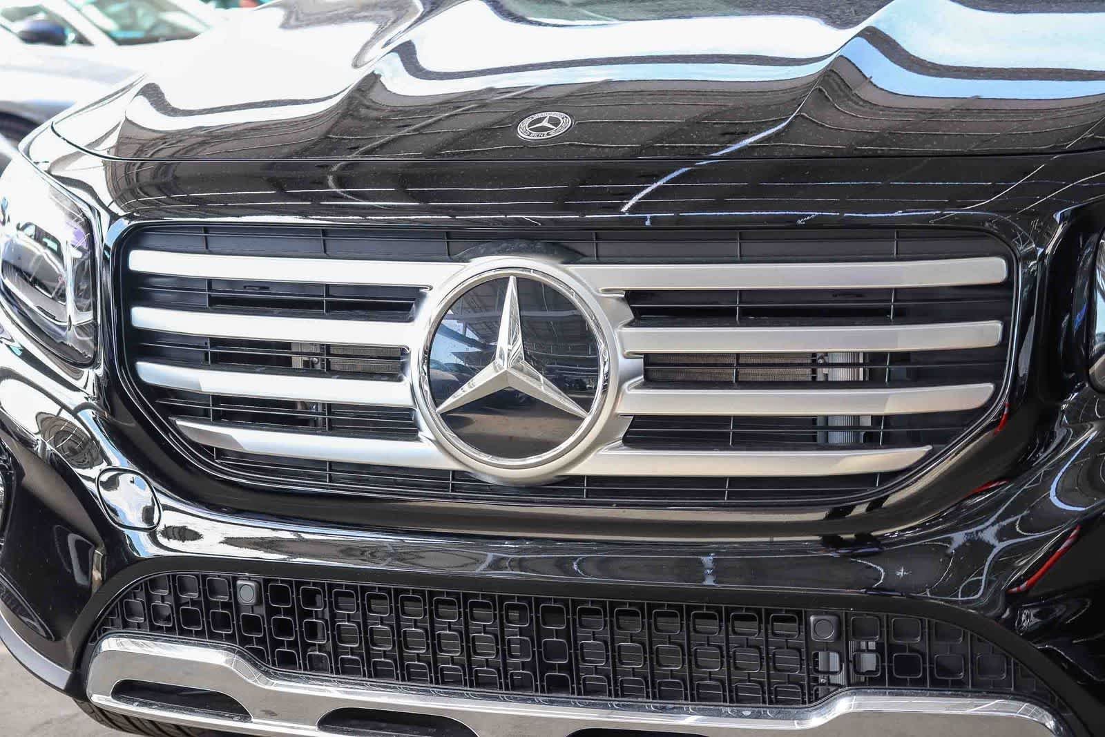 New 2026 Night Black Mercedes-Benz GLB 250 image 8