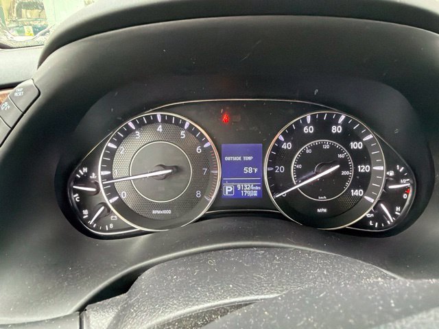 Used 2018 Pearl White Nissan Platinum image 6