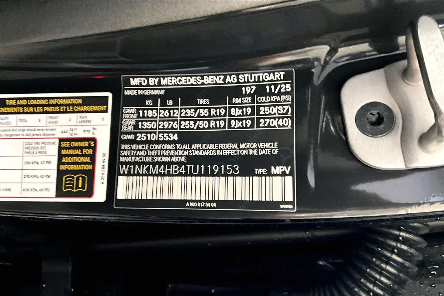 New 2026 Obsidian Black Metallic Mercedes-Benz GLC 300 image 12