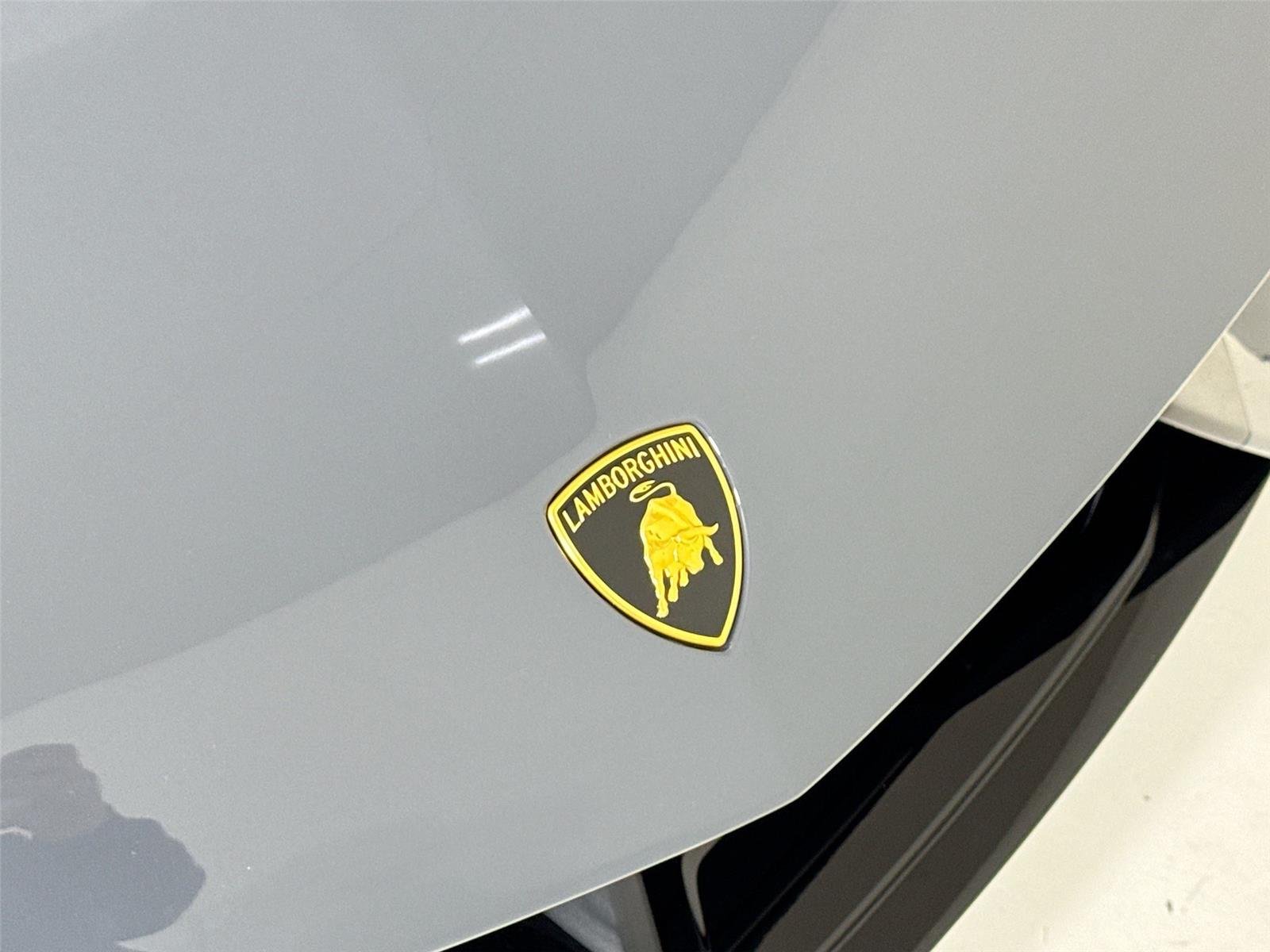 Used 2025 Grigio Telesto Metallic Lamborghini  image 33