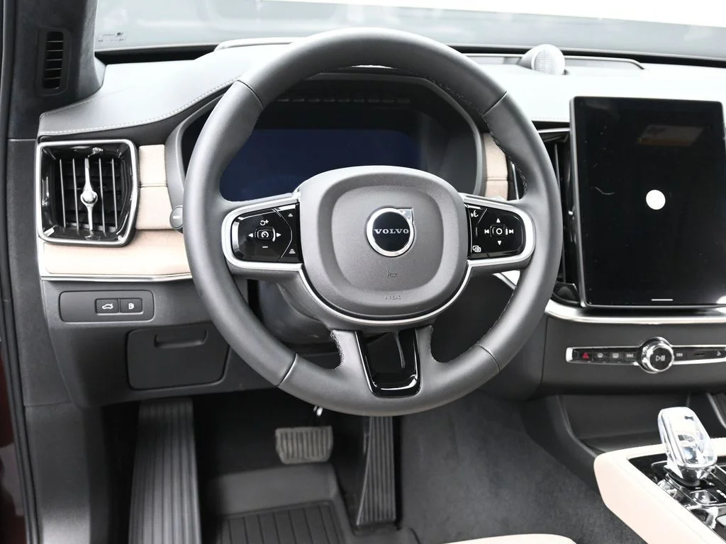 New 2026 Mulberry Red Volvo T8 Ultra image 11