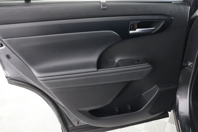 2022 Toyota Highlander XLE - Photo 28