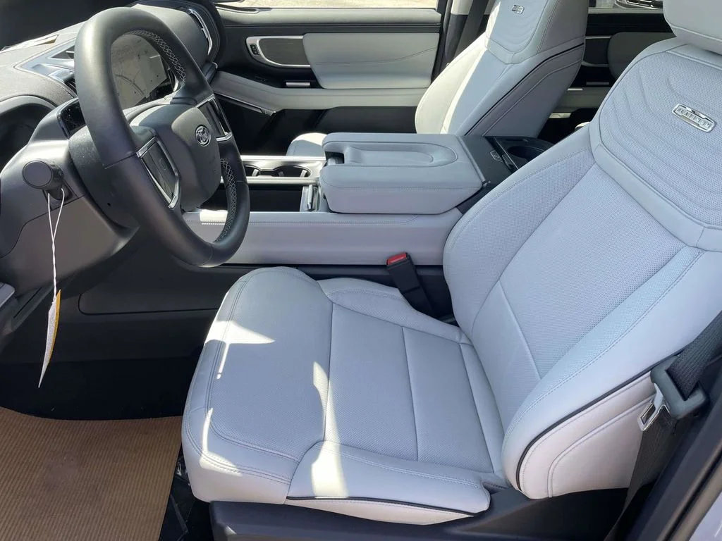 New 2026 Glacier Gray Metallic Tri-Coat Ford Platinum image 13