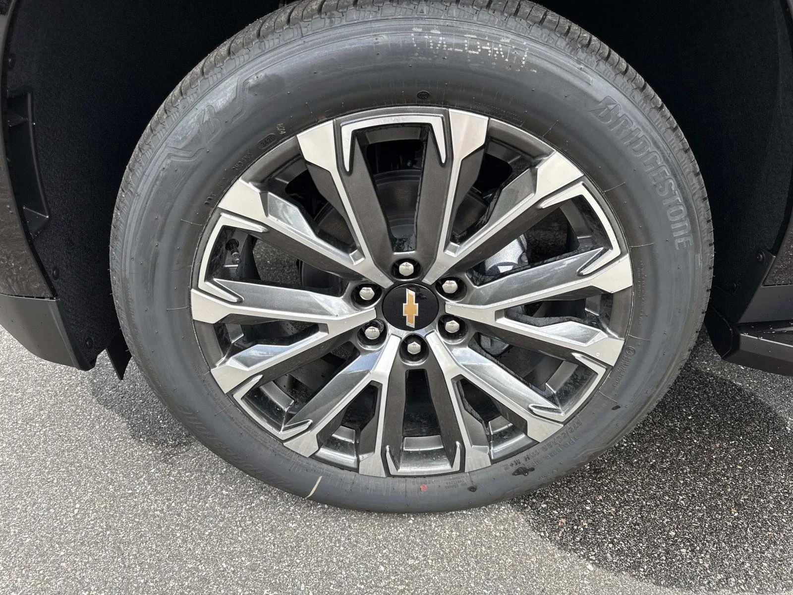 2026 Chevrolet Suburban High Country - Photo 36