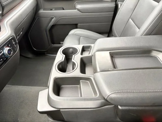 Used 2025 Summit White GMC SLT image 25