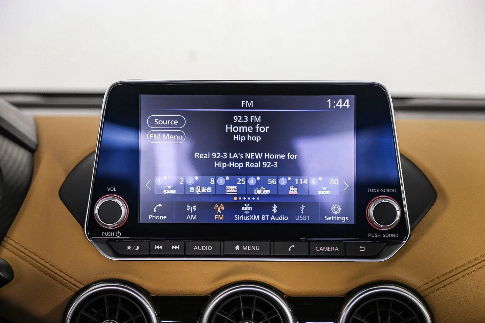 Used 2025 White Nissan SV w/ PREMIUM PKG image 14