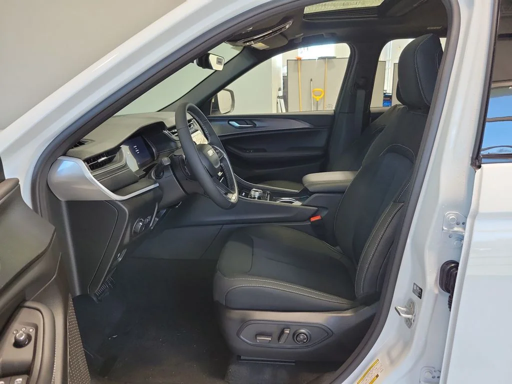 New 2026 Bright White Clearcoat Jeep Laredo X image 10