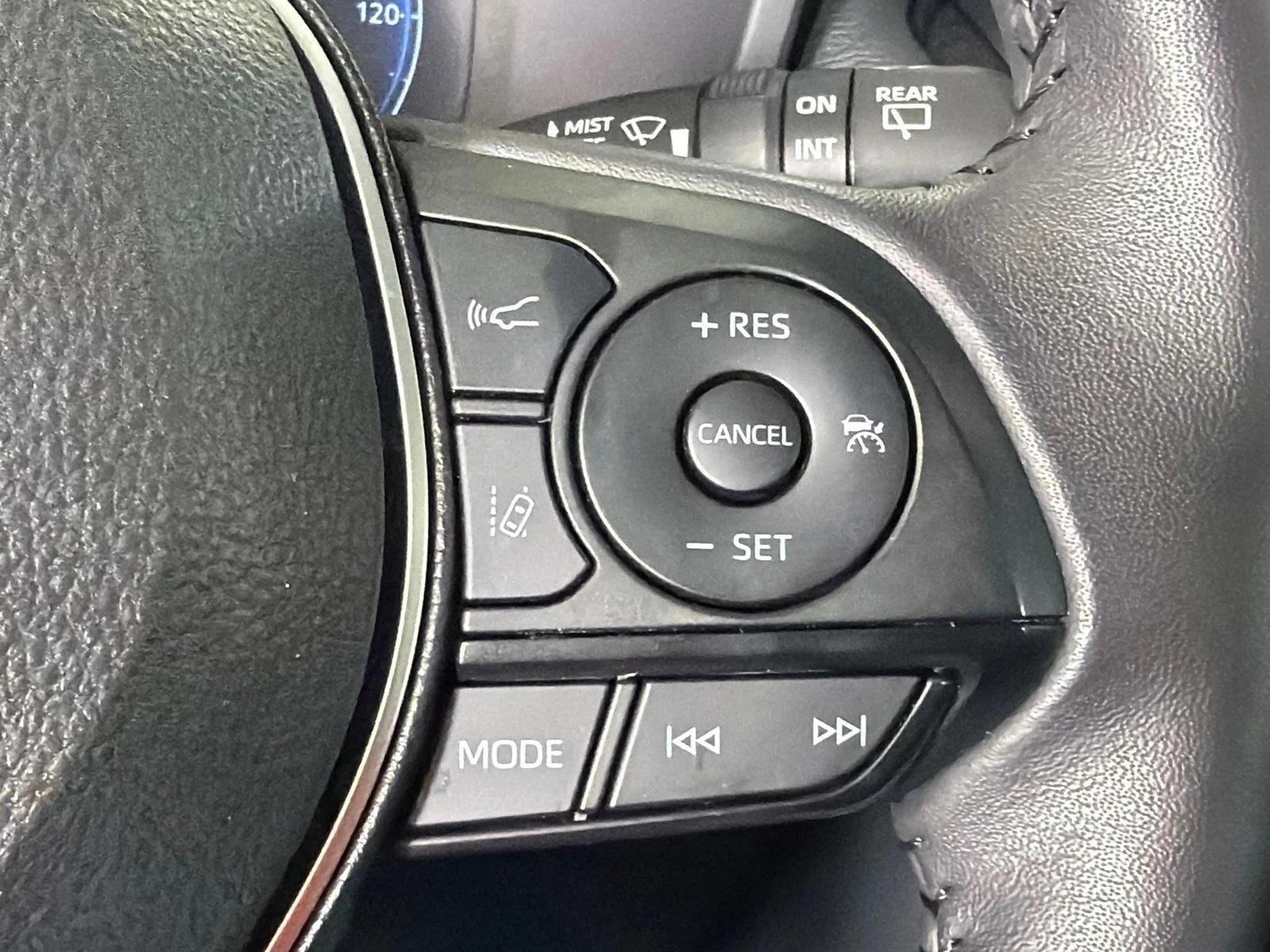 Certified Used 2025 Wind Chill Pearl Toyota Limited image 27