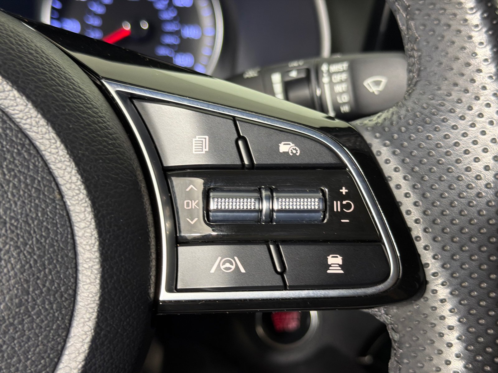Used 2023 Snow White Pearl Kia GT-Line image 26