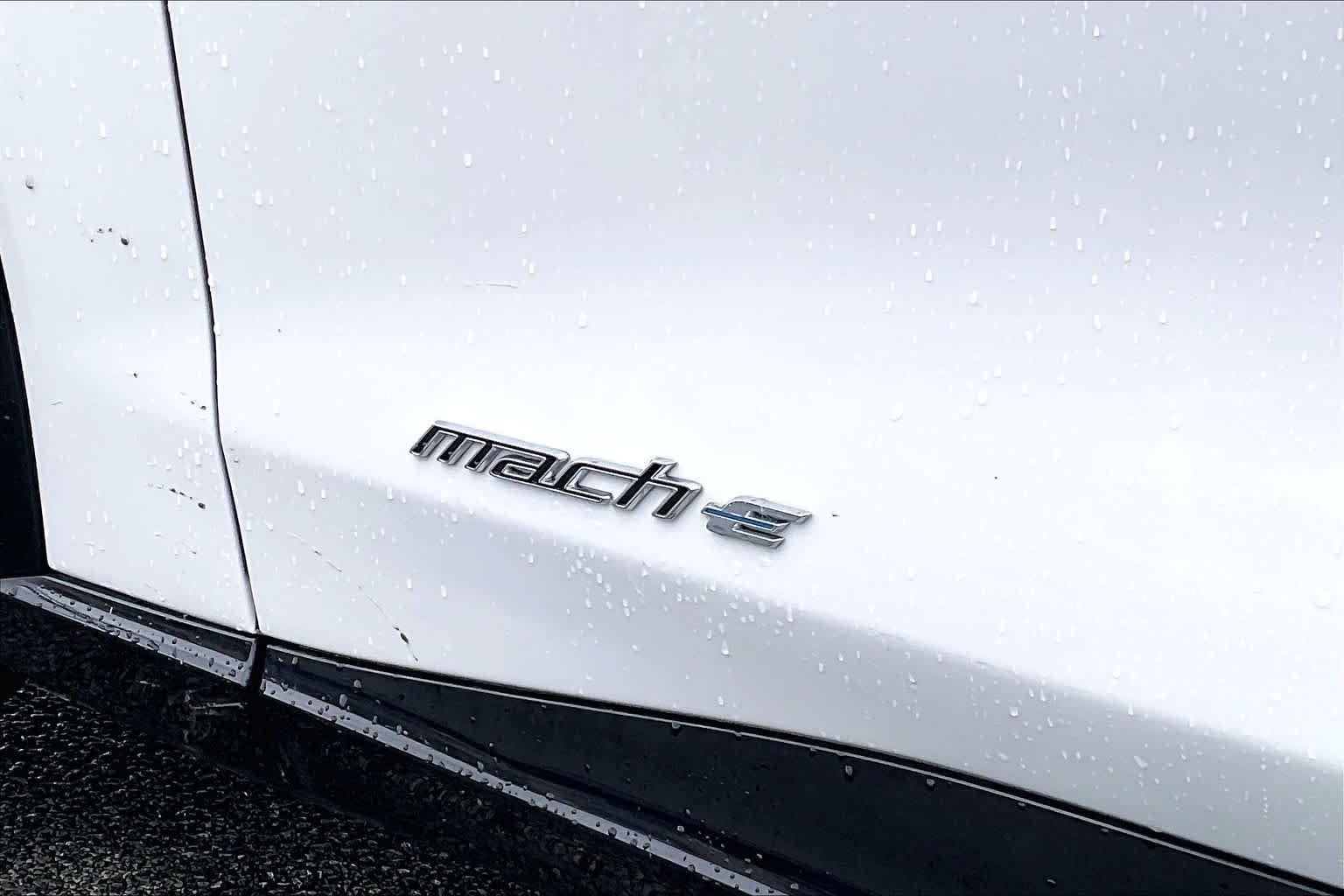 Used 2023 Star White Metallic Tri-Coat Ford Premium image 9