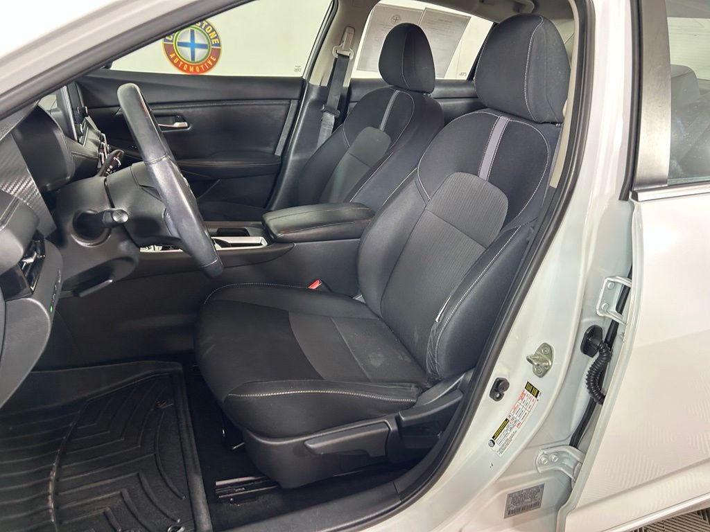 Used 2021 White Nissan SV image 11