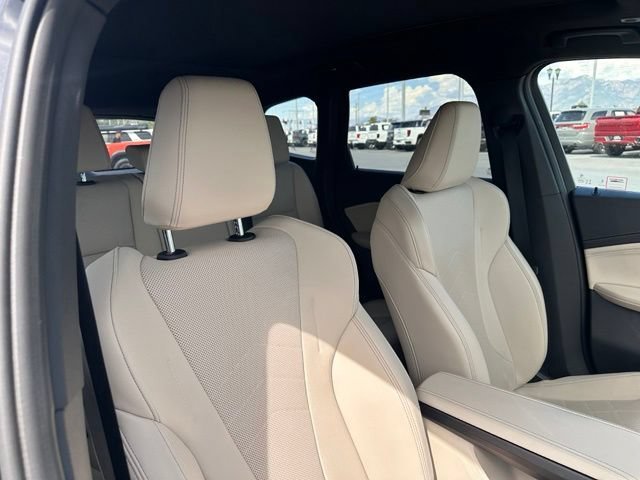 Used 2023 Black BMW xDrive28i image 33