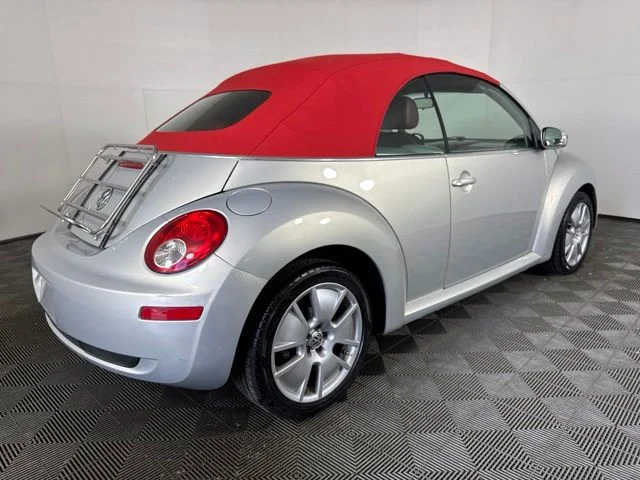 Used 2009 Silver Volkswagen 2.5L image 3