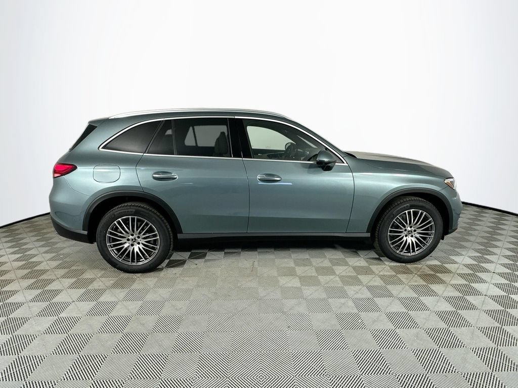 New 2026 Verde Silver Metallic Mercedes-Benz GLC 300 image 42
