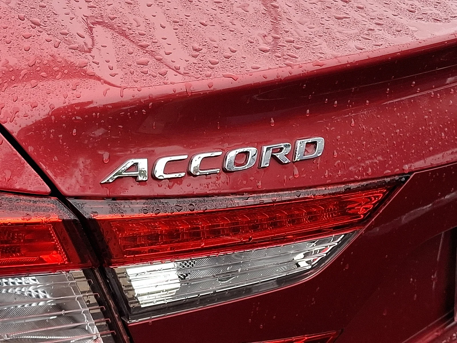 Used 2018 Radiant Red Metallic Honda LX 1.5T image 29
