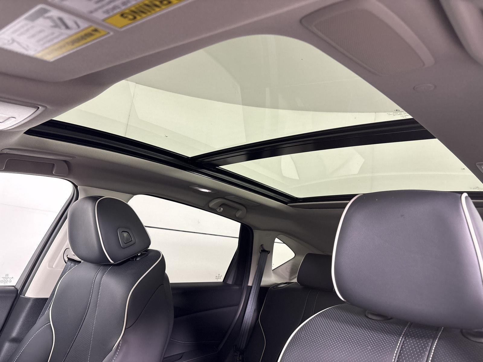 Used 2024 Liquid Carbon Metallic Acura w/Advance Package image 9
