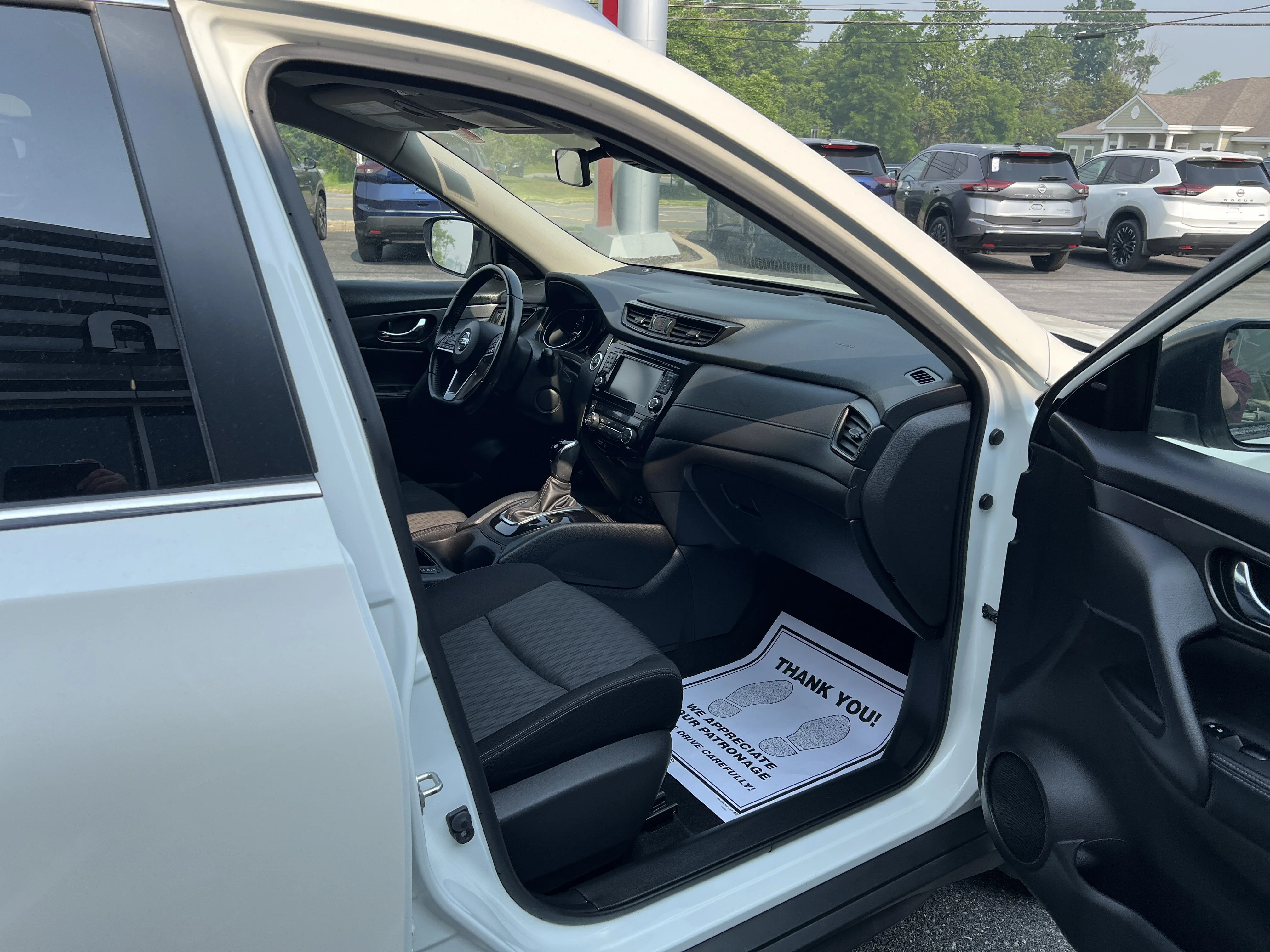 Used 2020 Pearl White Tricoat Nissan SV image 10