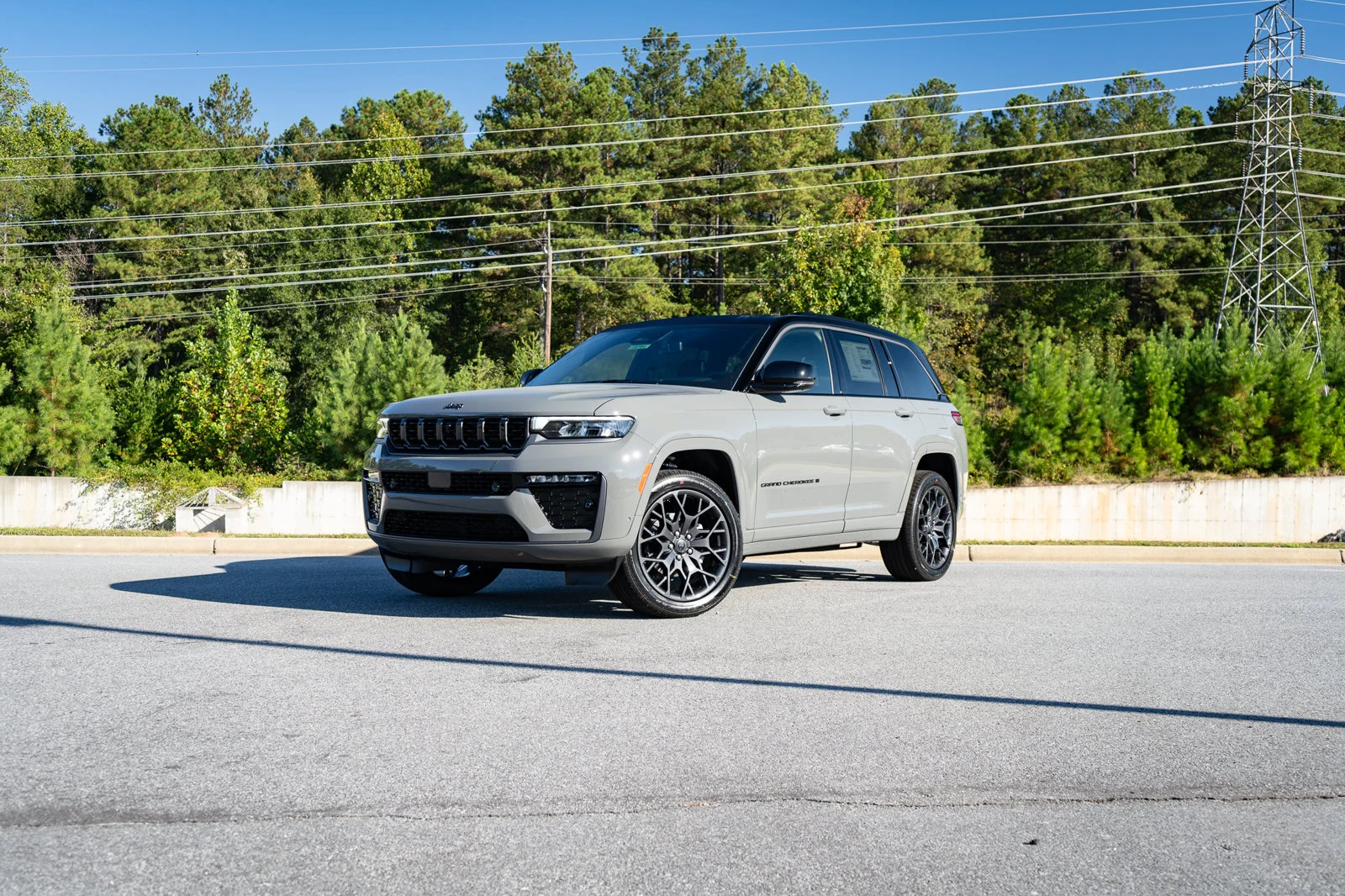 New 2027 Sting-Gray Clear-Coat Paint Jeep Summit image 1
