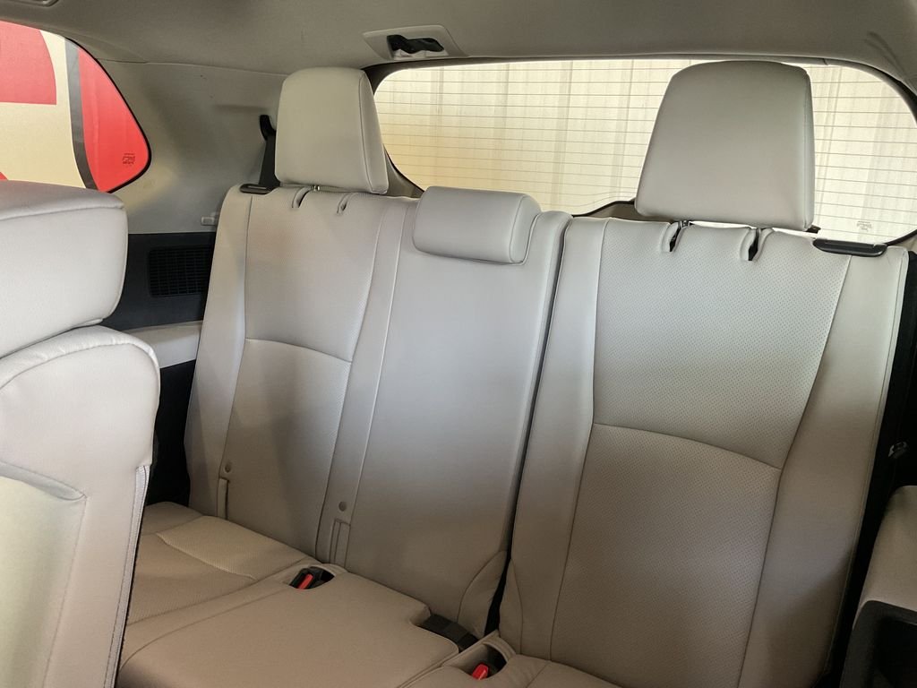Used 2025 White Toyota XLE image 34