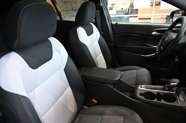 2026 Chevrolet Trax RS - Photo 8
