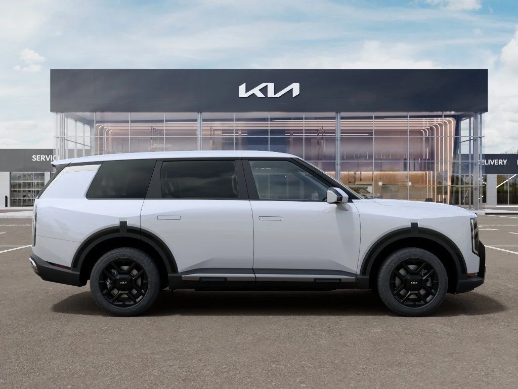 New 2027 White Kia LX image 7