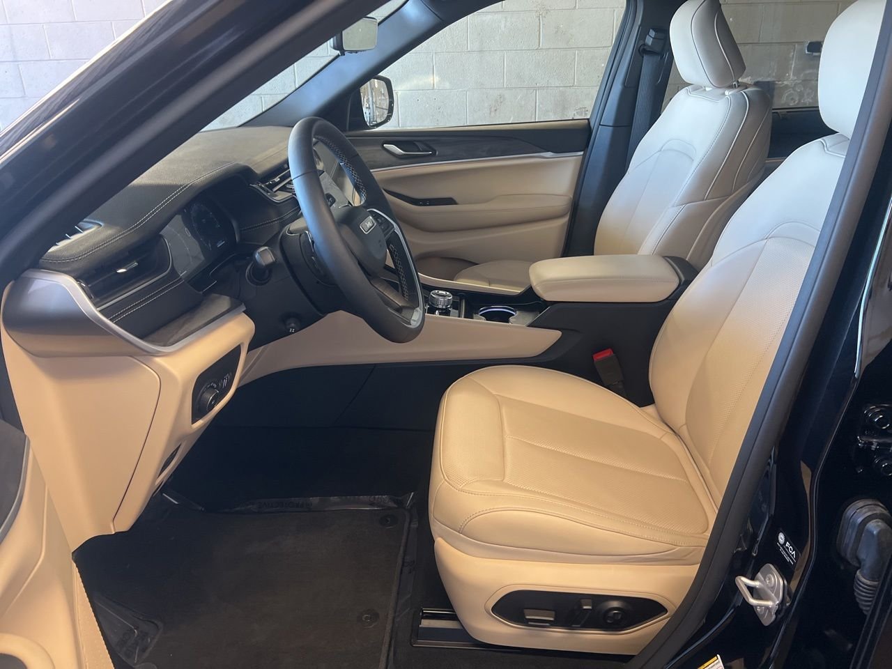 Used 2025 Black Jeep Limited image 16