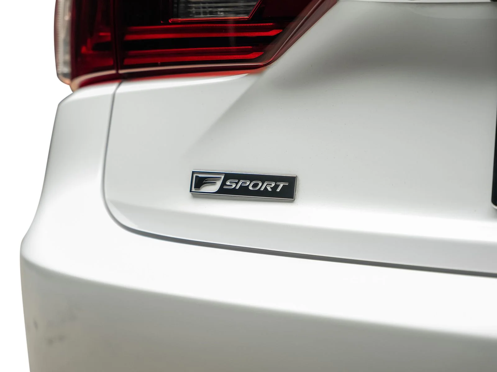 Used 2016 White Lexus 200t image 20
