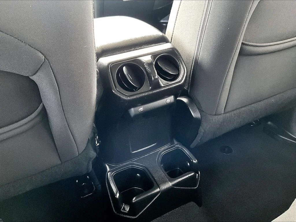 Used 2018 Black Jeep Unlimited Sport S image 32