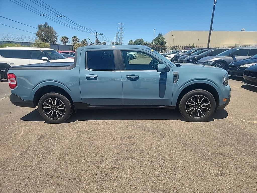 Used 2022  Ford Lariat image 16