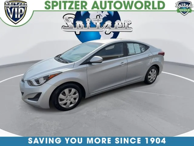 Used 2016 Silver Hyundai SE image 4
