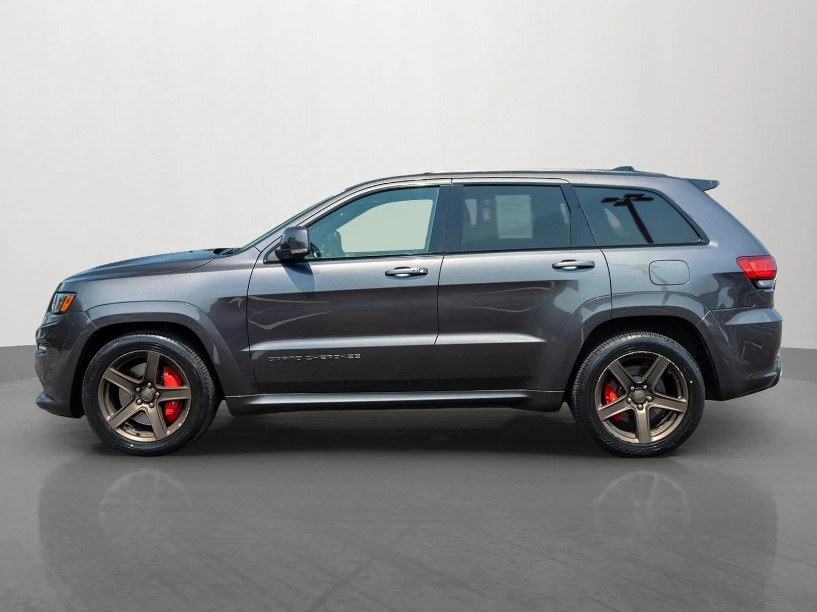 Used 2016 Granite Crystal Metallic Clearcoat Jeep SRT image 4