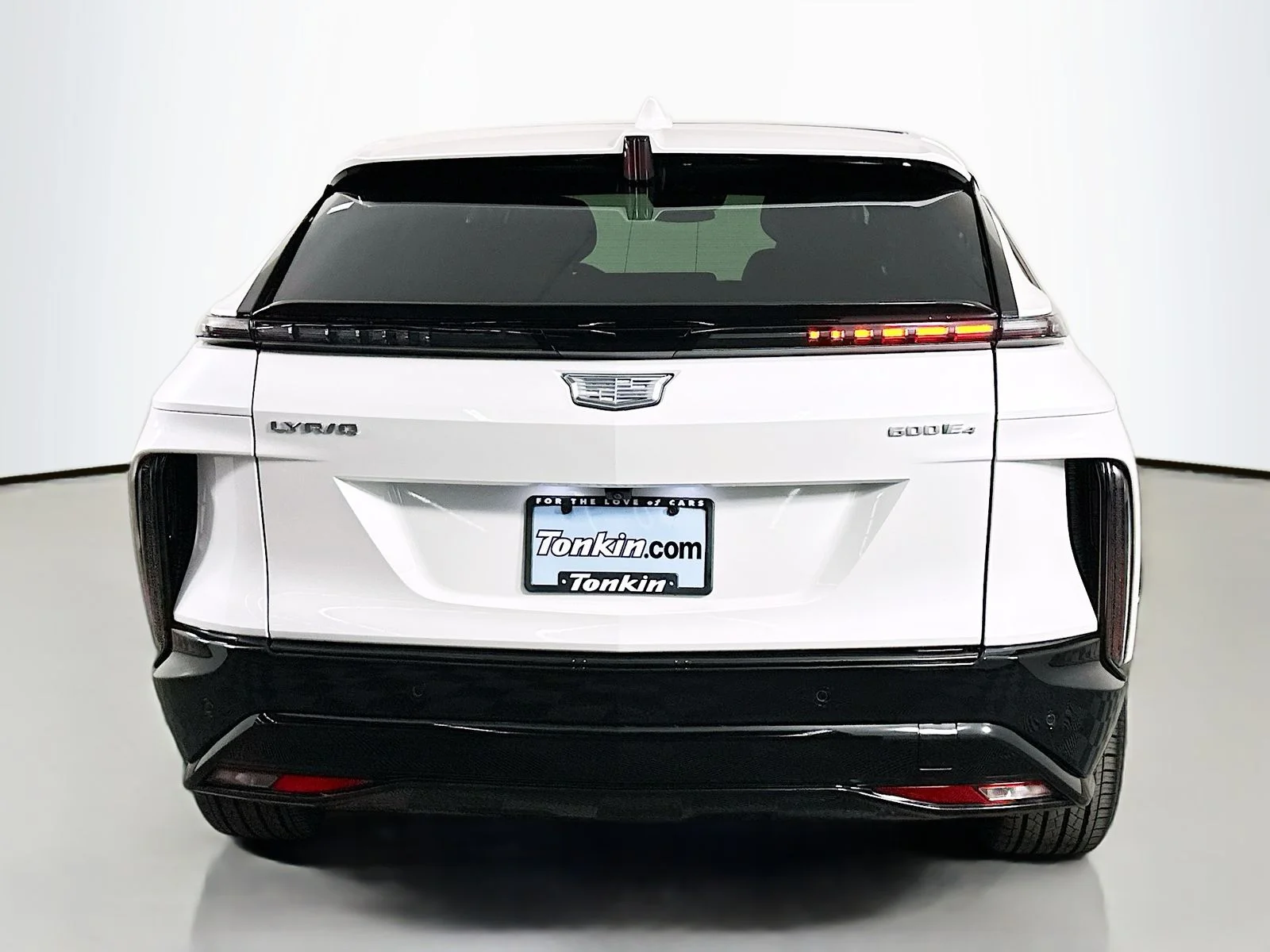 Used 2025 Crystal White Tricoat Cadillac Sport image 6